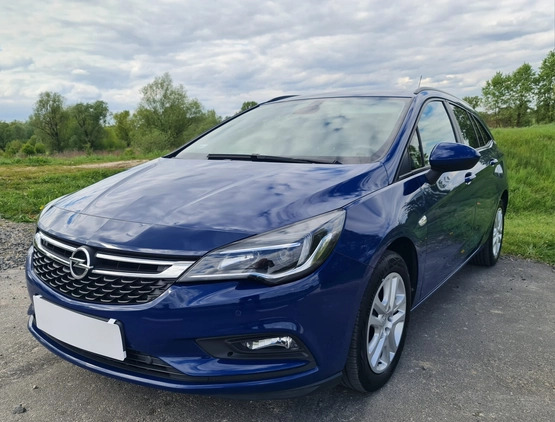 Opel Astra cena 42500 przebieg: 122000, rok produkcji 2019 z Otwock małe 466
